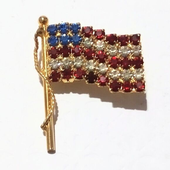 Vintage Rhinestone American Flag Brooch Patriotic Stars and Stripes - Picture 1 of 5